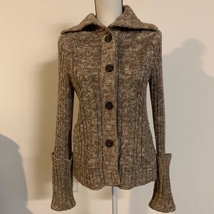 Brown knit button up GAP sweater long arms! EUC M